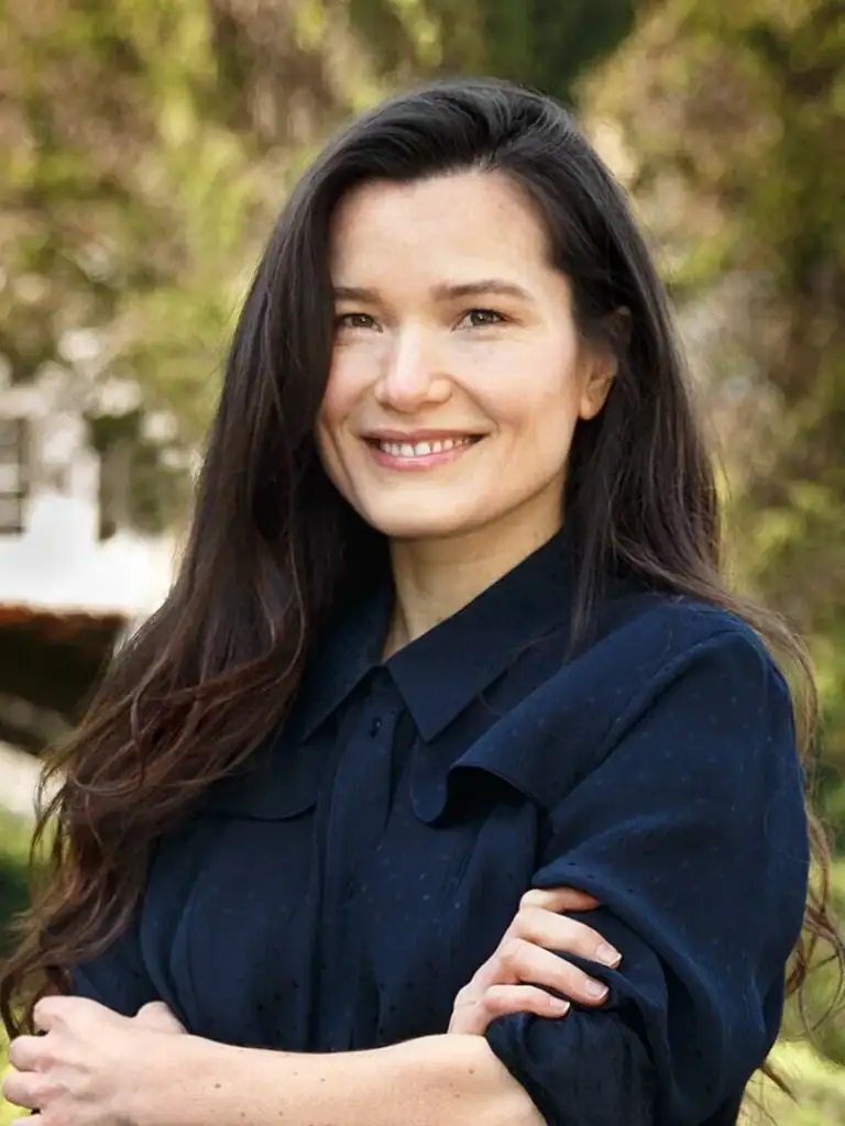Cecile Binmoeller, Ph.D., expert in anxiety treatment at Pacific Anxiety Group, specializes in helpi.